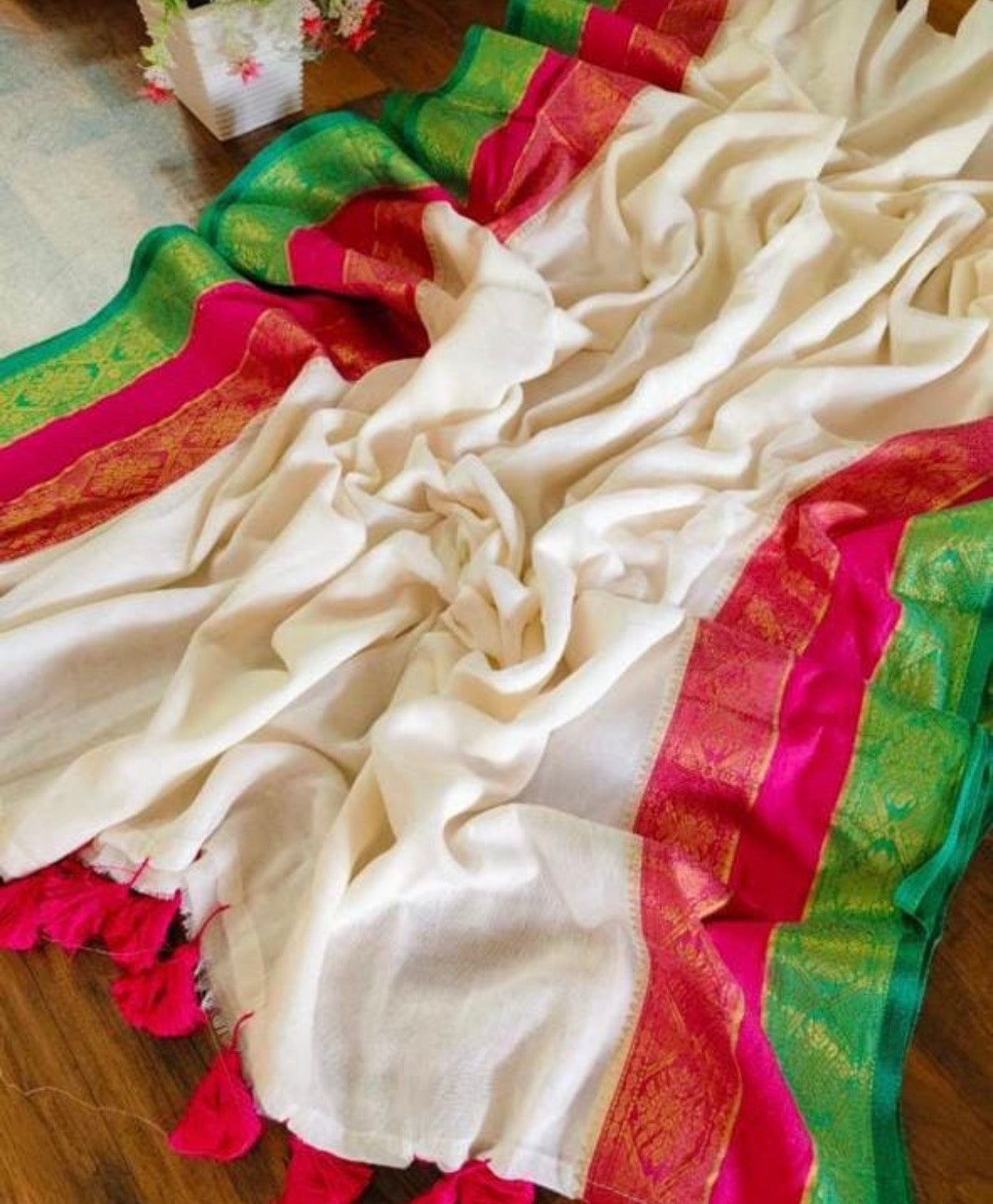 Zari Border Mul Cotton Saree