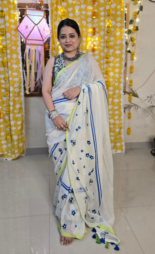Saavi Floral Mul Cotton Saree (Off-white)